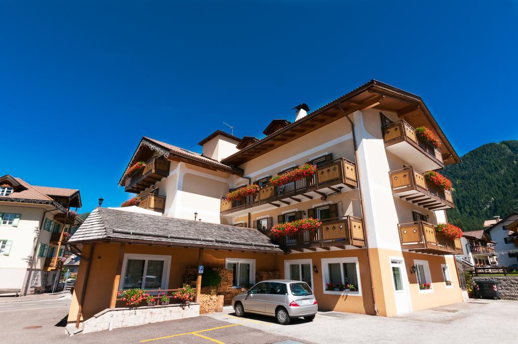 Hotel El Geiger Pozza di Fassa Zewnętrze zdjęcie
